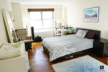 Rented by R New York