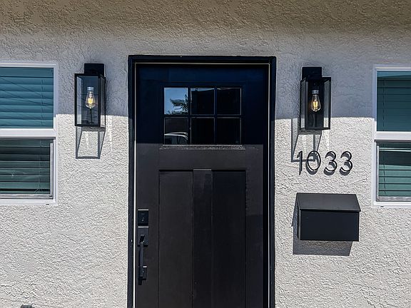3rd image of 1033 Dearborn Dr