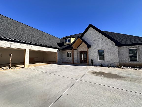 2nd image of 4945 Lake Vista Dr