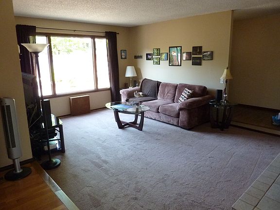 5th image of 390 NE Hillwood Dr