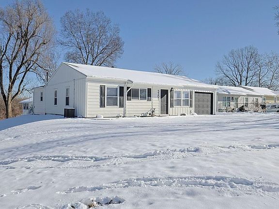 2nd image of 3301 Sioux Ln