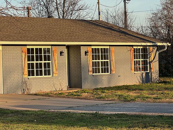 2nd image of 18576 Columbine Rd