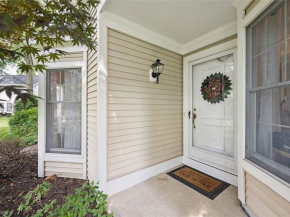 3rd image of 225 Westwind Dr Unit 16