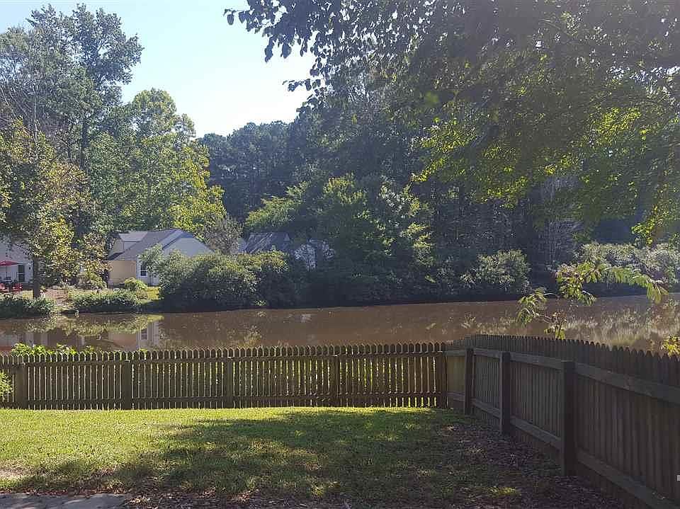 2nd image of 202 Cape Cod Dr
