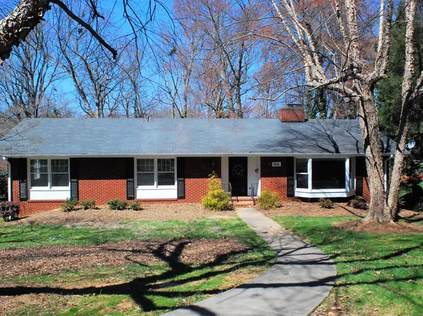 1111 Barclay Ter, Winston Salem, NC 27106