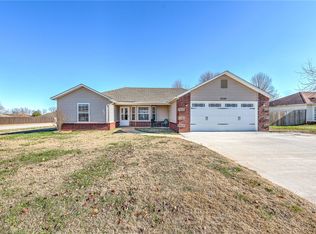 2540 Mary Phelps Dr, Pea Ridge, AR 72751