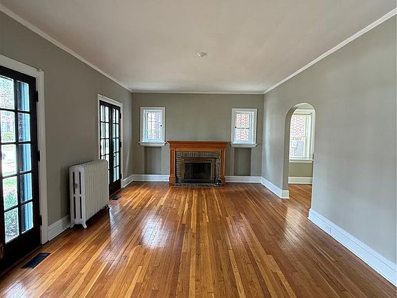 3rd image of 6624 Pershing Ave