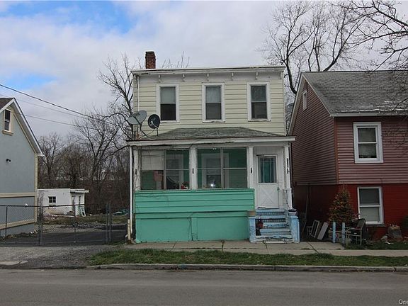 2nd image of 128 John St