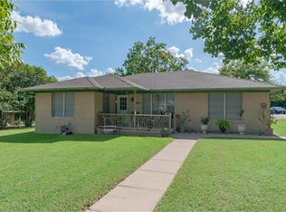 817 Burleson St, Brenham, TX 77833