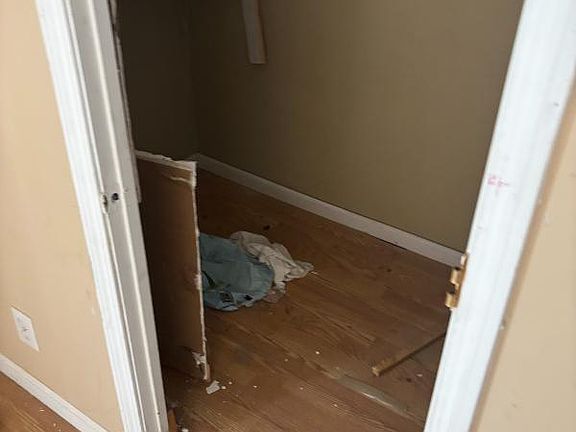 5th image of 306 S Johns St
