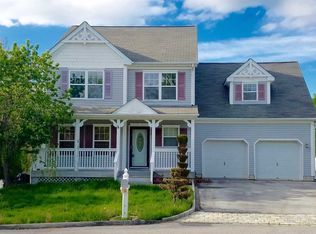16 Ferris Gln, Poughquag, NY 12570