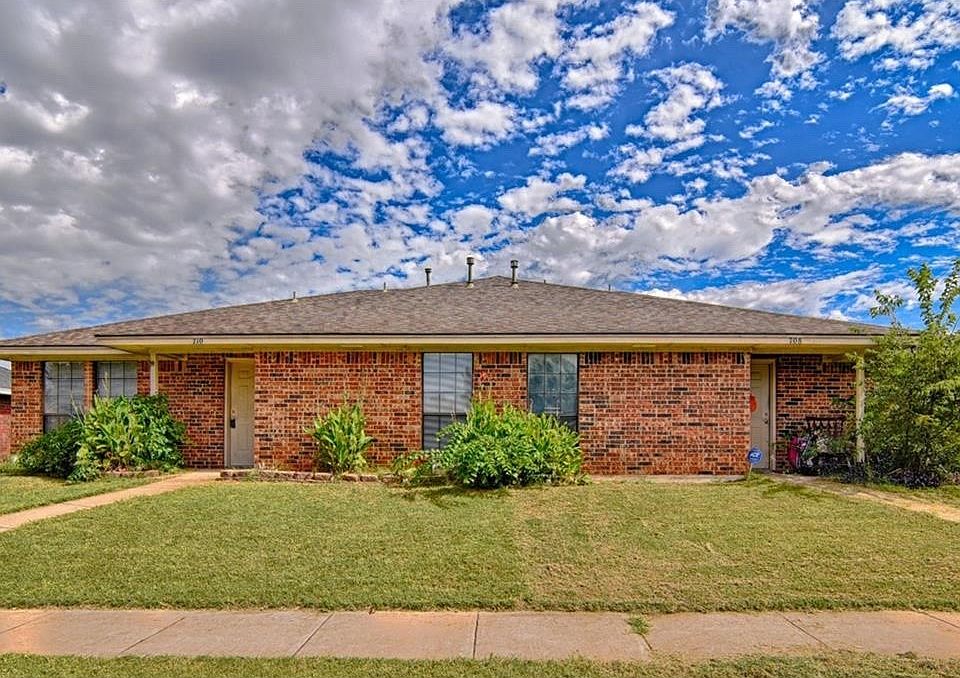 1st image of 710 Berry Ln