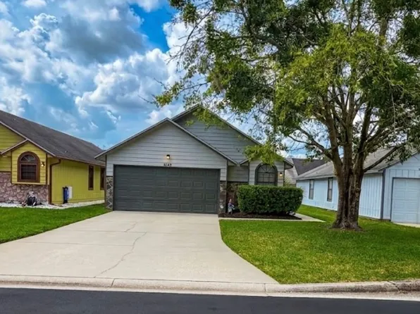 8742 Pinevalley Ln, Jacksonville, FL 32244