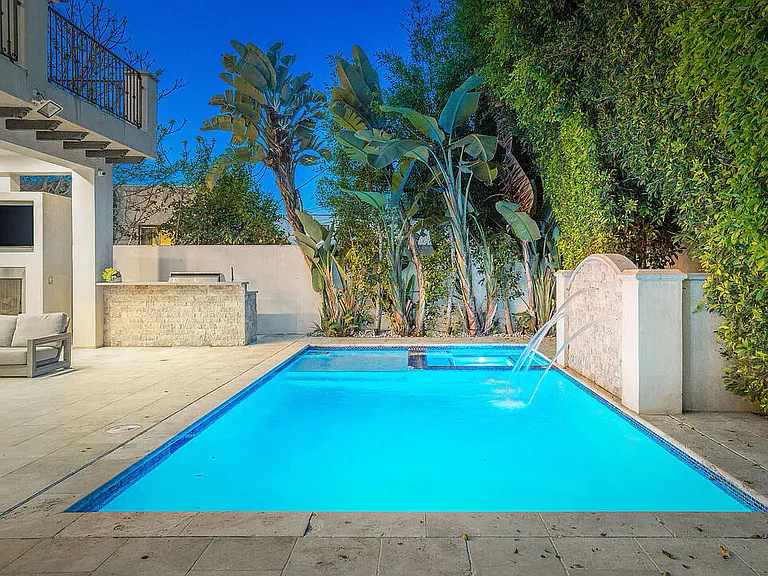 333 S Canon Dr — Photo 35