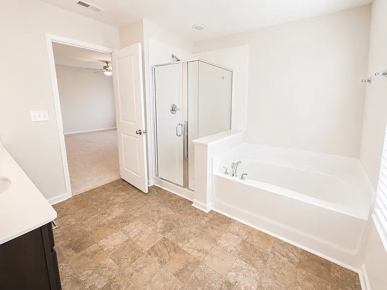 421 Eclipse Ln — Photo 4
