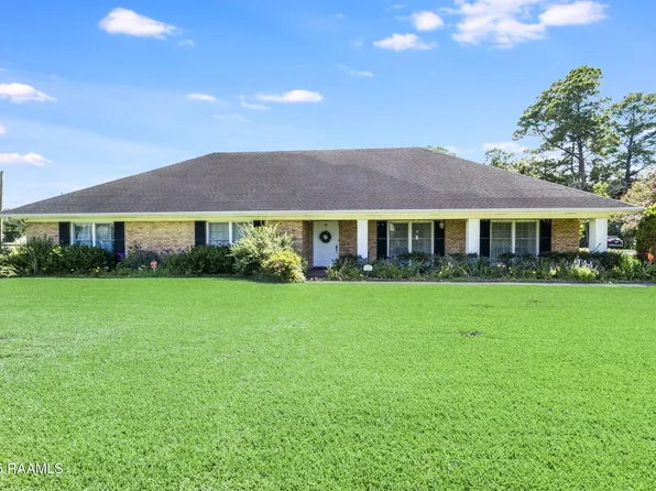 813 Solomon St, Breaux Bridge, LA 70517