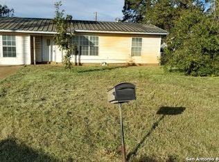 114 W Harris St, Dilley, TX 78017
