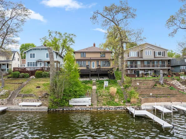 8241 E Wade Ln, North Webster, IN 46555