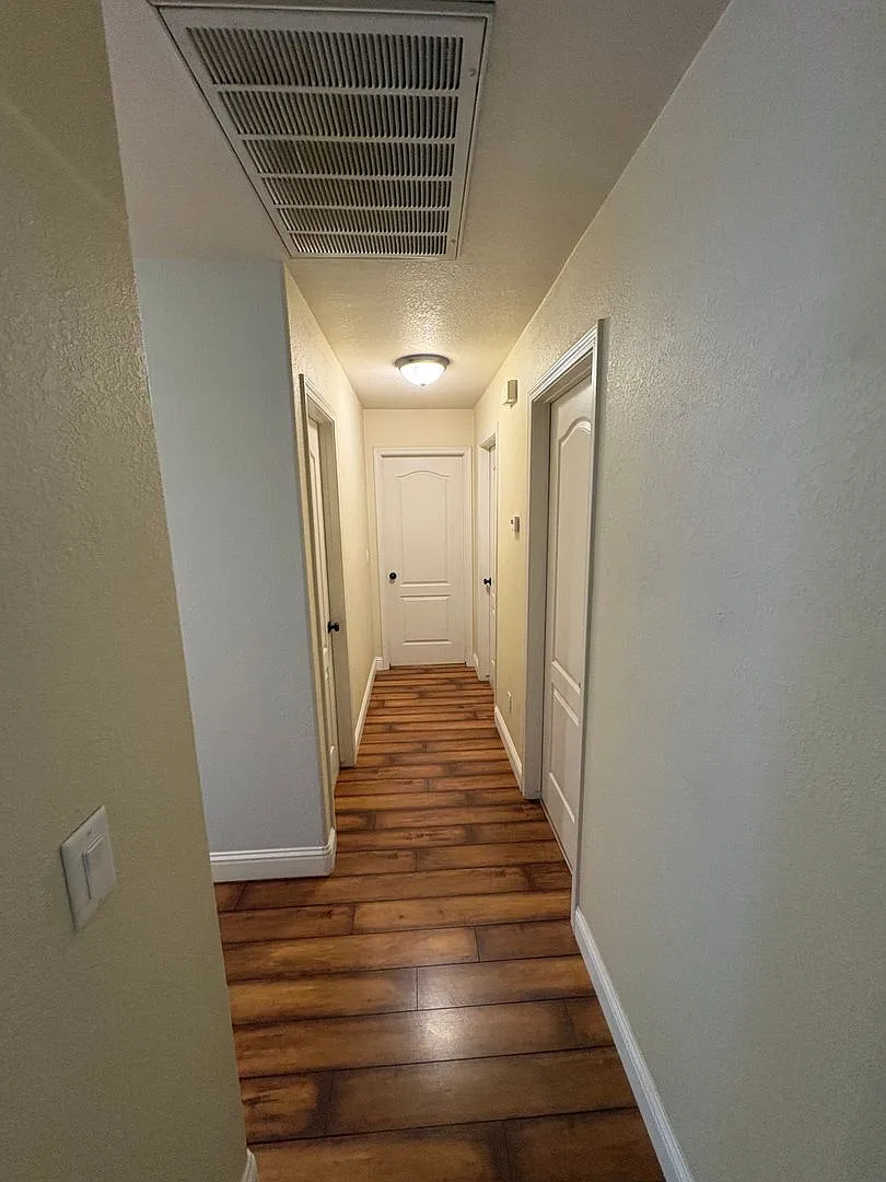 SW Visalia Cul-de-sac Home Near Park Available Now! — Photo 3