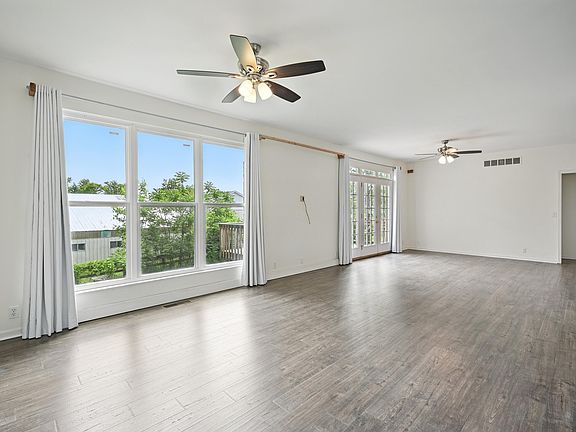 3rd image of 1001 Golden Grove Ln