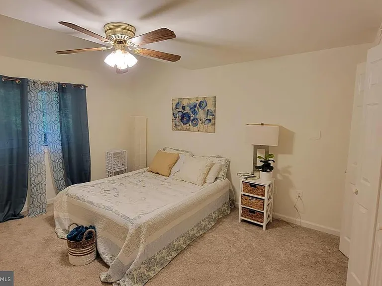 115 Deer Hill Ct — Photo 13