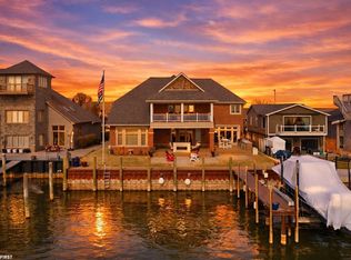 32492 N River Rd, Harrison Township, MI 48045