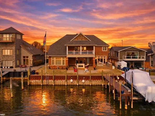 32492 N River Rd, Harrison Township, MI 48045