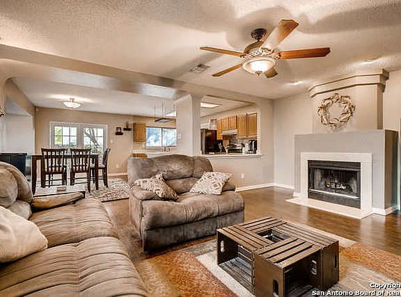 4th image of 16143 Treeridge Pl