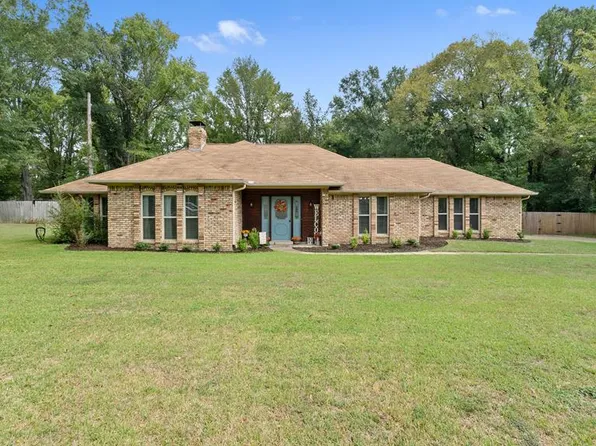 7300 Old Spanish Dr, Texarkana, TX 75503