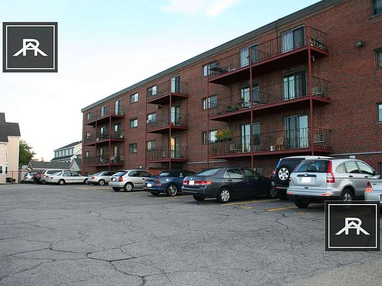 26 Waverly St #304 — Photo 13