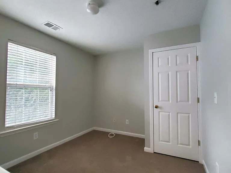 300 Cottonwood Creek Cir — Photo 20