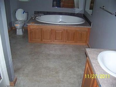 5th image of 2599 Hillcrest Dr