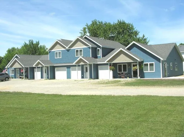 207 S 1st St, Osage, IA 50461