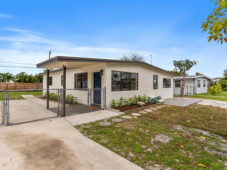 2415 Lewis Rd — Photo 1