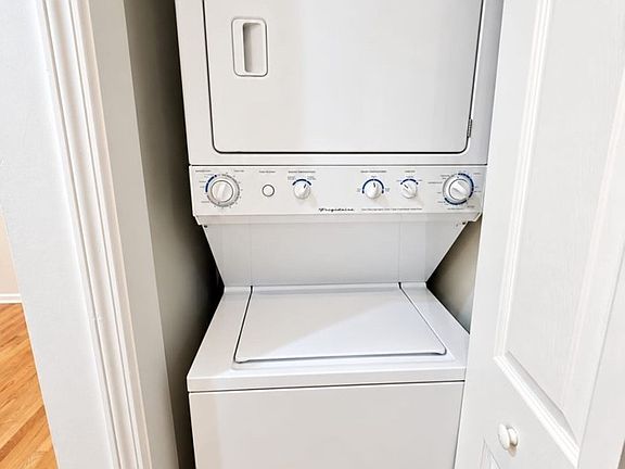 4th image of 2758 W Warren Blvd APT 1