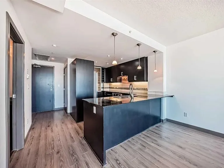 888 4th Ave SW #1902 — Photo 17