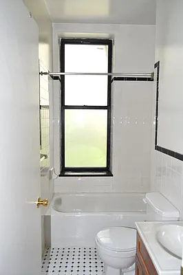 Rented by Blue Star Apartments | media 51