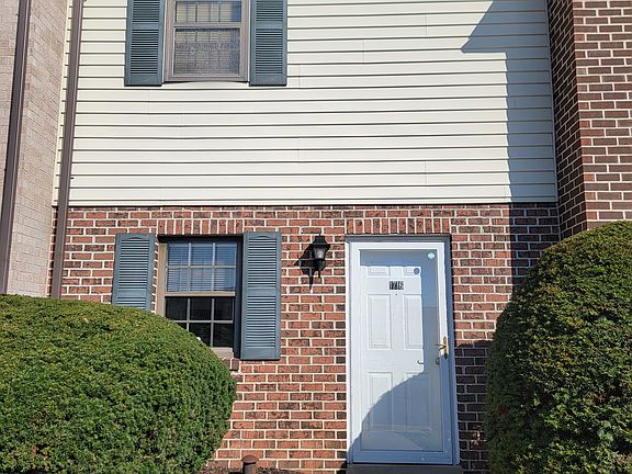 3rd image of 1716 Baron Dr