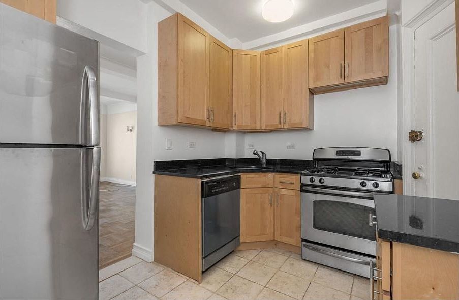 1st image of 207 W 106th St APT 5a