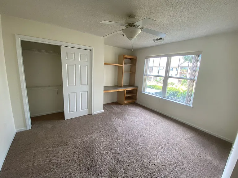 1301 Harts Ridge Dr — Photo 10