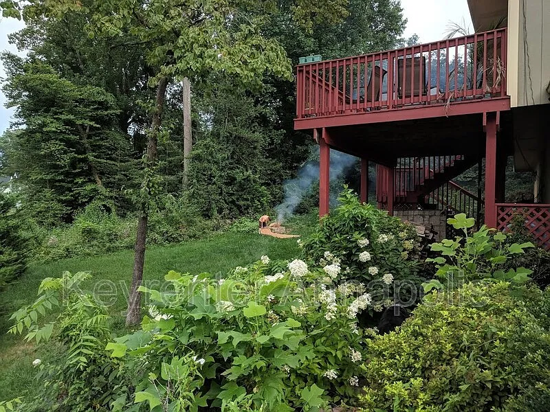 3 bed, 3.0 bath, 1988 sqft, $3,399 — Photo 3