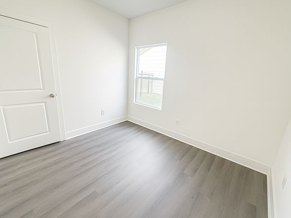 2nd image of 1749 S Hickory Creek Ct