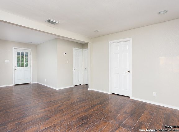5th image of 411 Abshire St