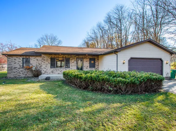 71123 Ridgewood Dr, Edwardsburg, MI 49112