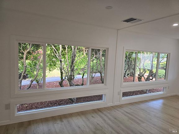 5th image of 21 Sequoia Circle