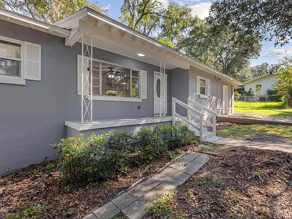 4th image of 3214 Dian Rd