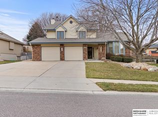 704 S Fillmore St, Papillion, NE 68046