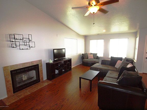 4th image of 4005 Wellington St