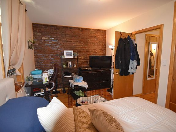 4th image of 69 E 7th St APT 3C