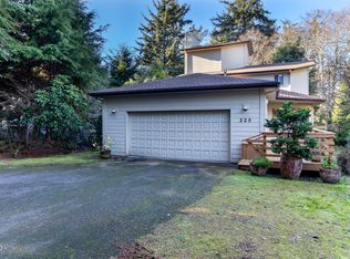 225 SW Midden Reach, Depoe Bay, OR 97341
